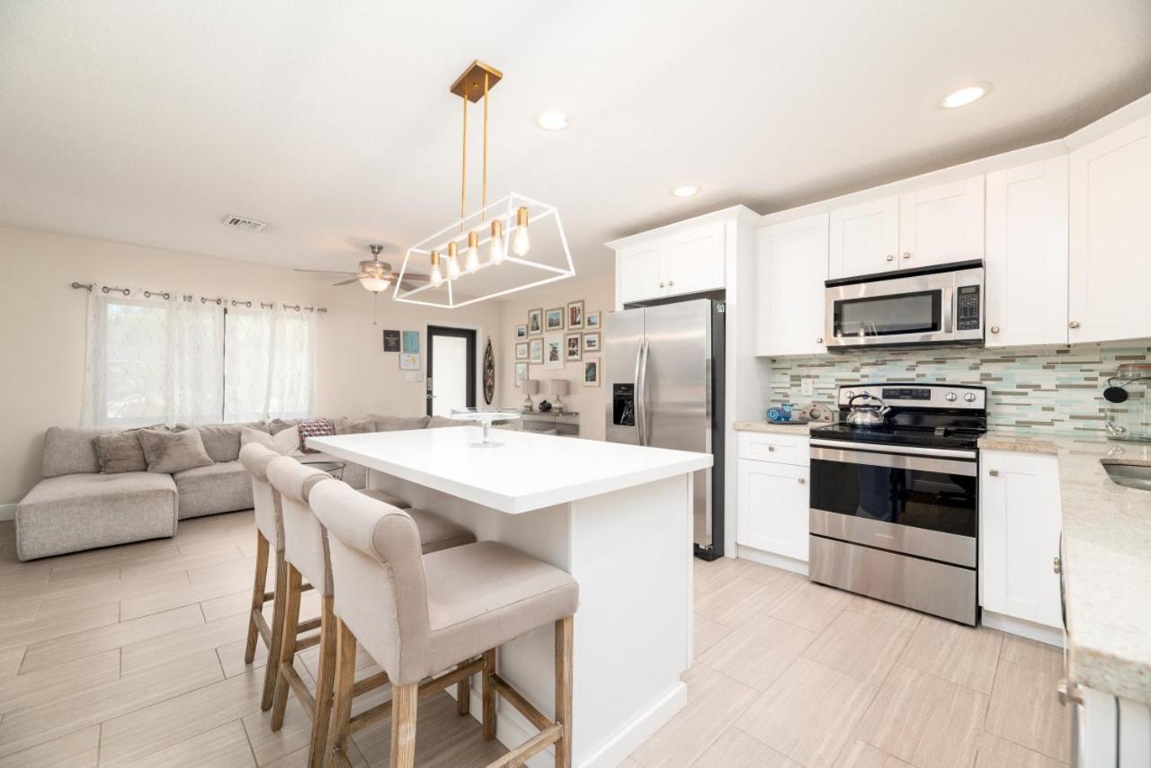 Home At Poinsettia Heights 포트 로더데일 외부 사진