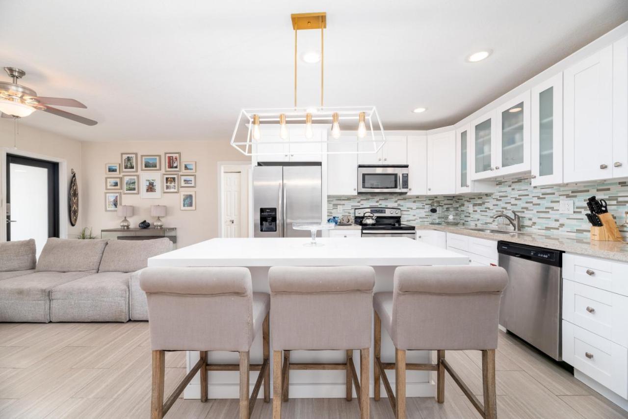 Home At Poinsettia Heights 포트 로더데일 외부 사진